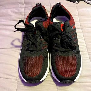 Mens athletic shoes. Size 10.